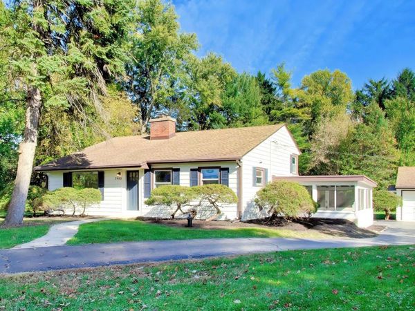 2460 Benton Street , Rolling Meadows, IL 60008
