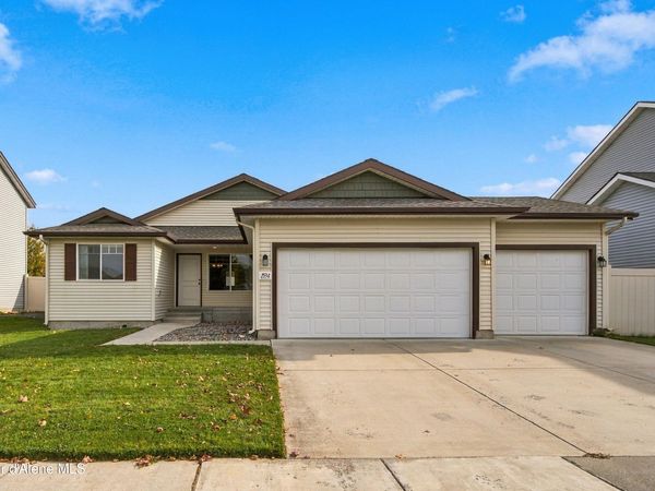 1534 N Pyroclast ST , Post Falls, ID 83854