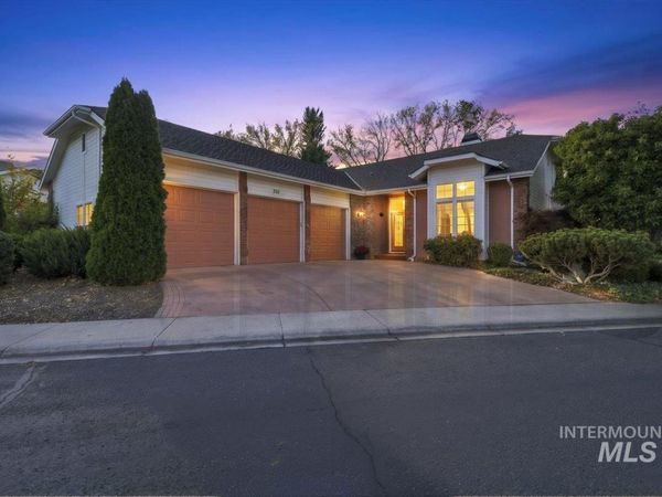 2155 S Crosscreek Ln, Boise, ID 83706