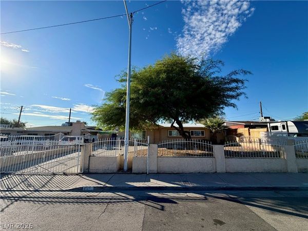 4521 Swandale Avenue , Las Vegas, NV 89121