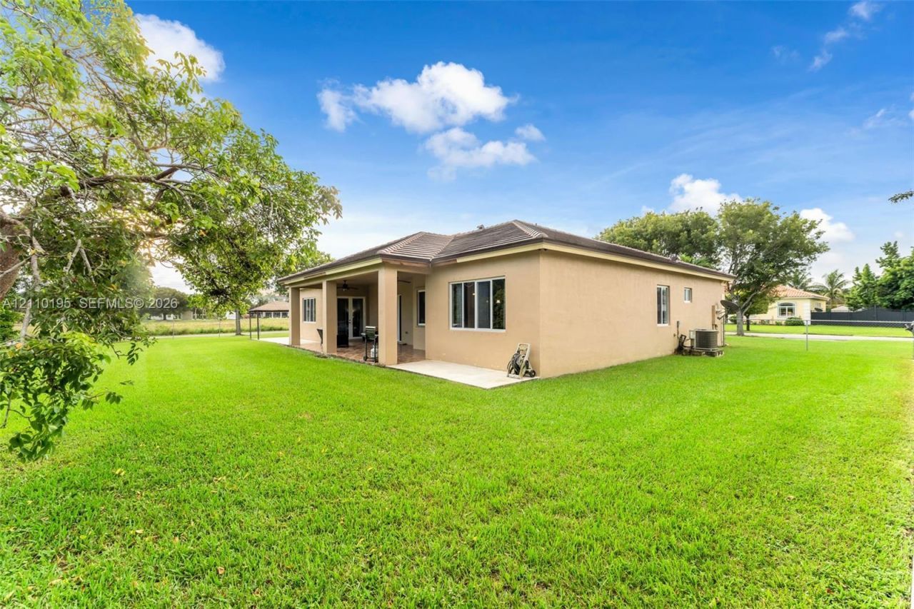 20403 SW 325th St, Homestead, FL 33030 Photo