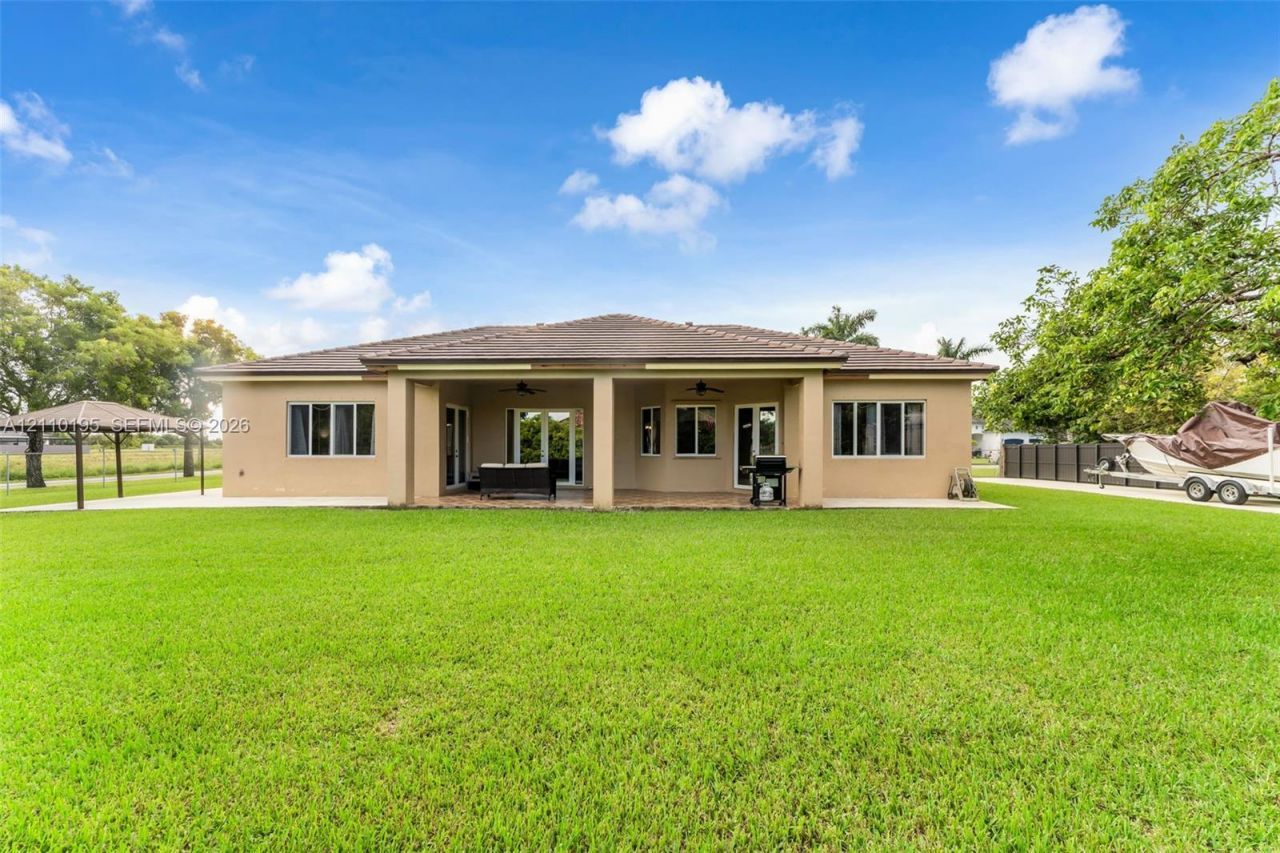 20403 SW 325th St, Homestead, FL 33030 Photo