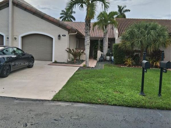 8746 SW 114th Pl , Miami, FL 33173