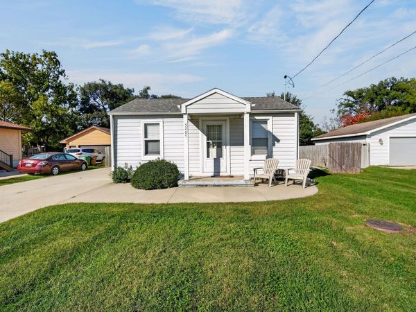 5265 NW 57th Avenue, Johnston, IA 50131