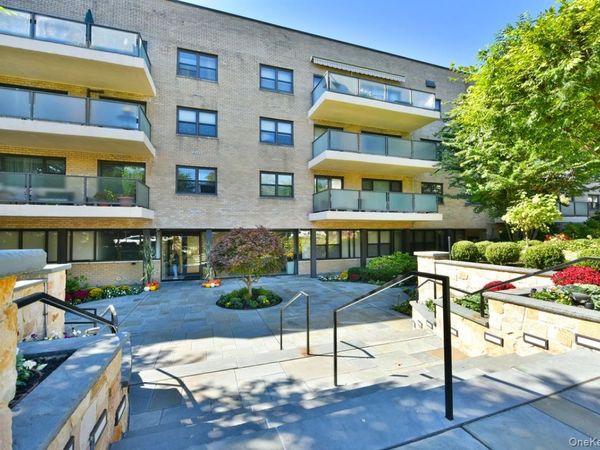 22 Park Place , Unit 4S, Great Neck, NY 11021