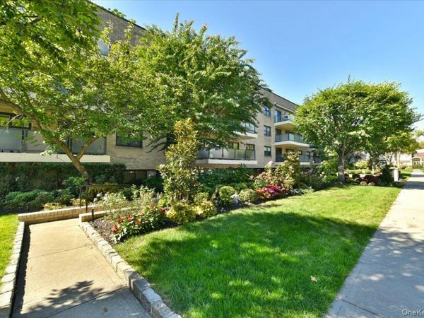 22 Park Place , Unit 4S, Great Neck, NY 11021