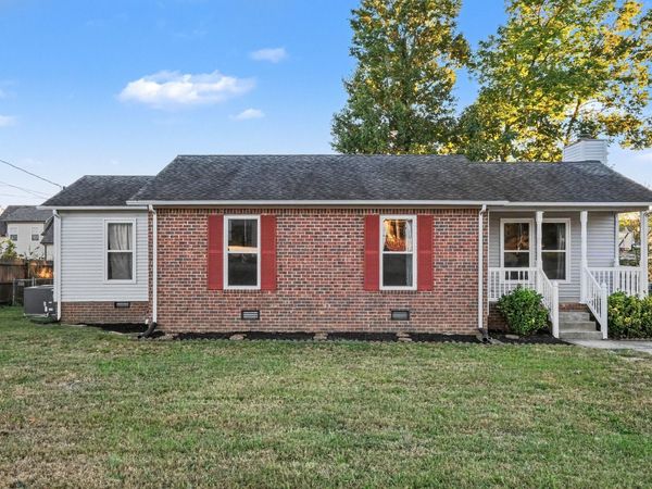 621 Blake Moore Dr , La Vergne, TN 37086