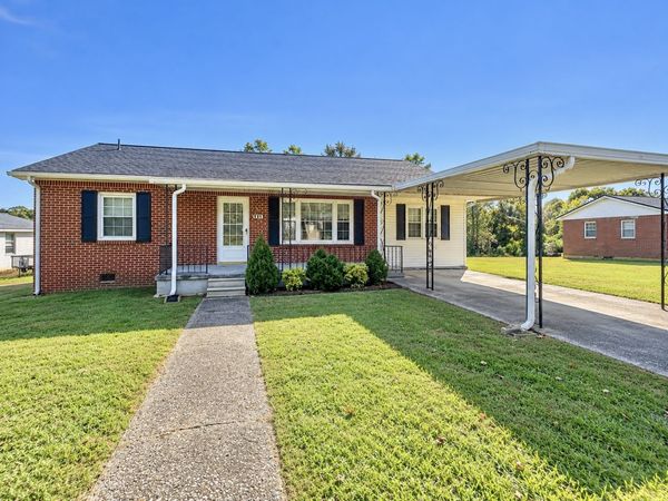 106 W Brooklyn St , Linden, TN 37096