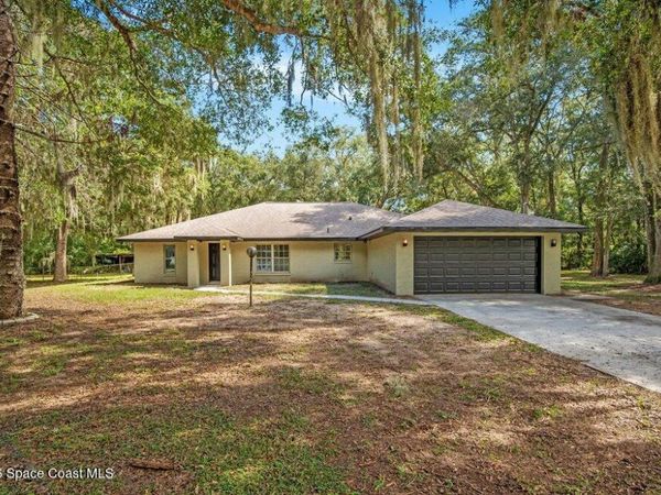 211 S Gaines Street , Oak Hill, FL 32759