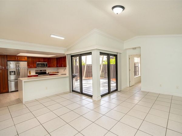 14955 SW 49th Ln, Unit 5E, Miami, FL 33185