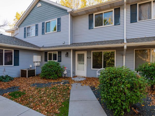 7504 12th Street N, Oakdale, MN 55128