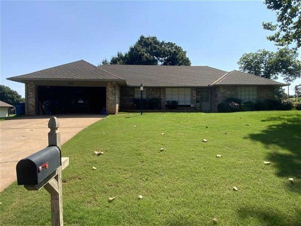 901 Oakridge Drive, Stillwater, OK 74074