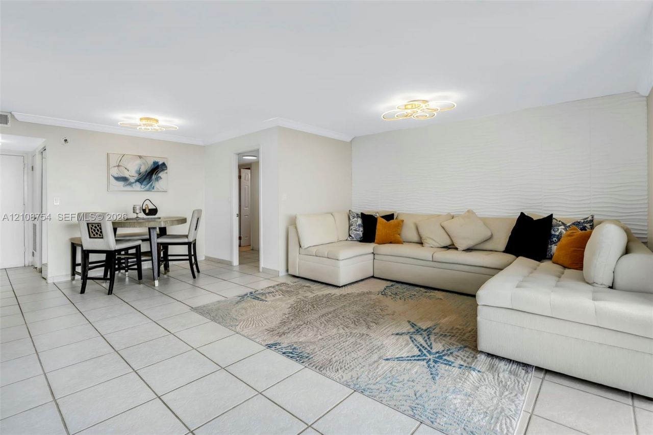 2750 NE 183rd St , Unit 2404, Aventura, FL 33160 Photo