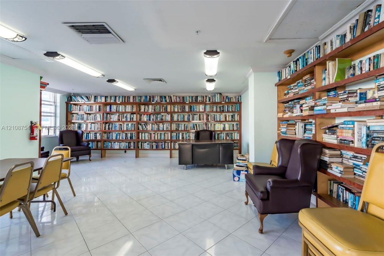 2750 NE 183rd St , Unit 2404, Aventura, FL 33160 Photo