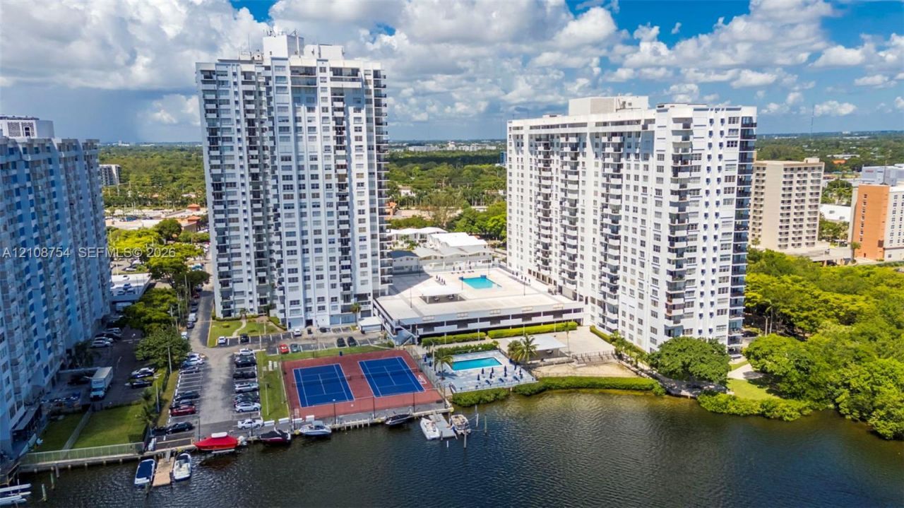 2750 NE 183rd St , Unit 2404, Aventura, FL 33160 Photo