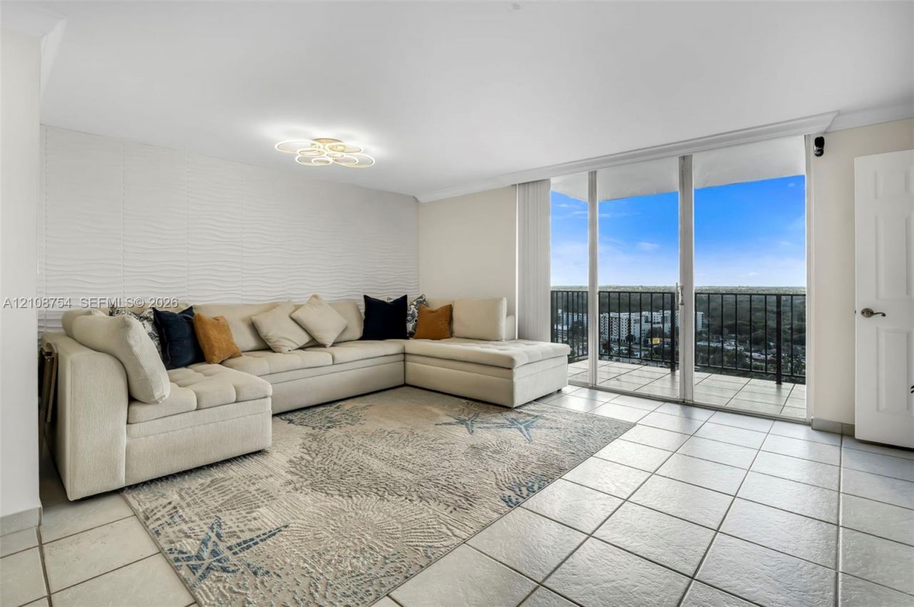 2750 NE 183rd St , Unit 2404, Aventura, FL 33160 Photo