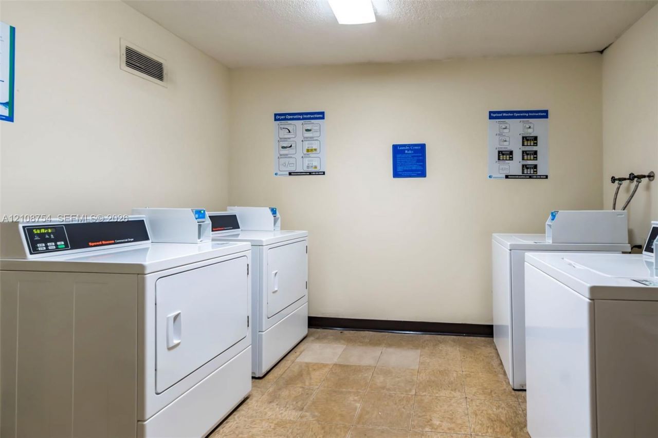 2750 NE 183rd St , Unit 2404, Aventura, FL 33160 Photo