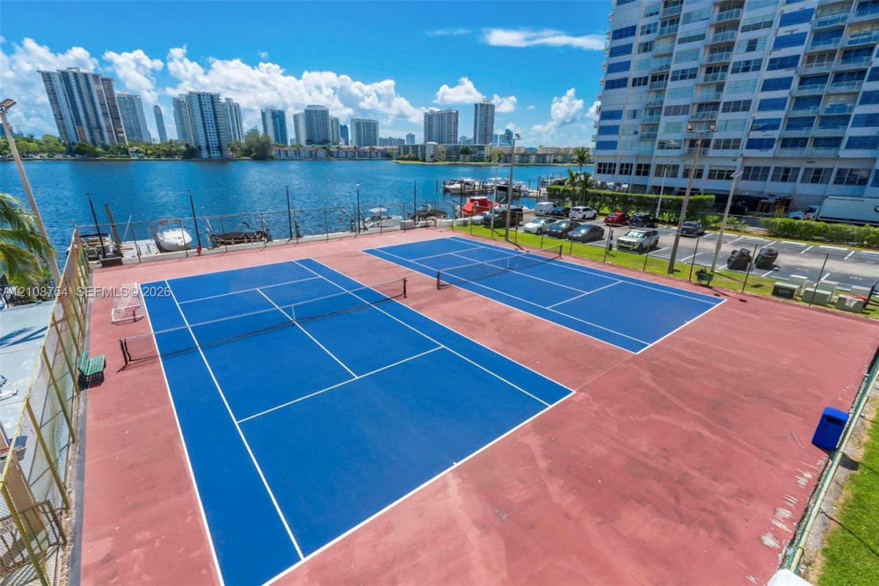 2750 NE 183rd St , Unit 2404, Aventura, FL 33160 Photo