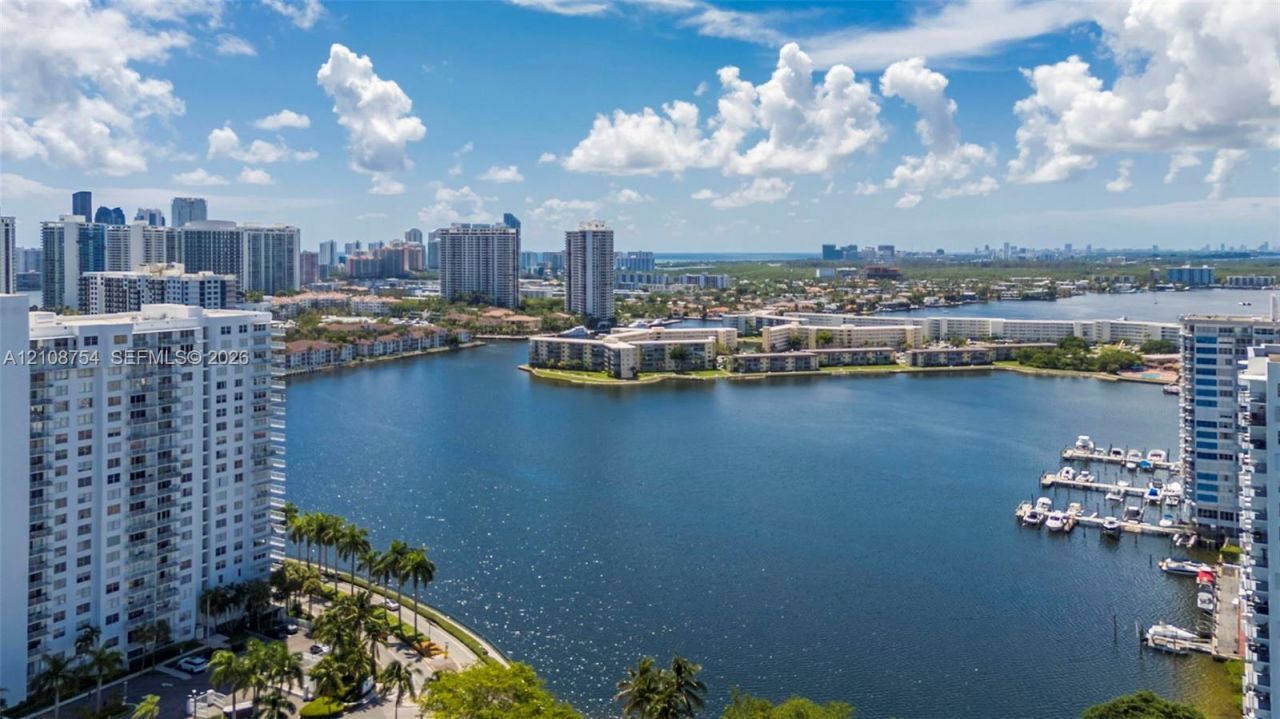 2750 NE 183rd St , Unit 2404, Aventura, FL 33160 Photo