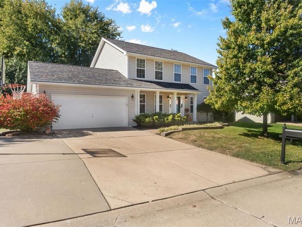 5009 Royal Burgess Drive, St Peters, MO 63304