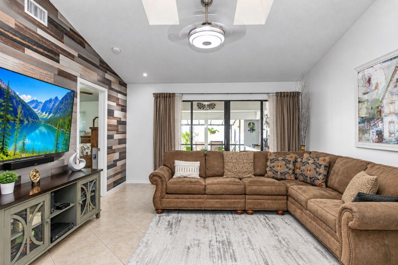 4550 Biddeford Avenue, Unit 38, West Palm Beach, FL 33417 Photo