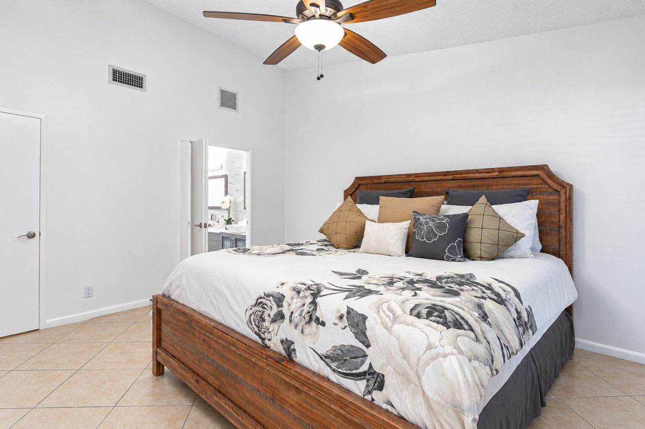4550 Biddeford Avenue, Unit 38, West Palm Beach, FL 33417 Photo
