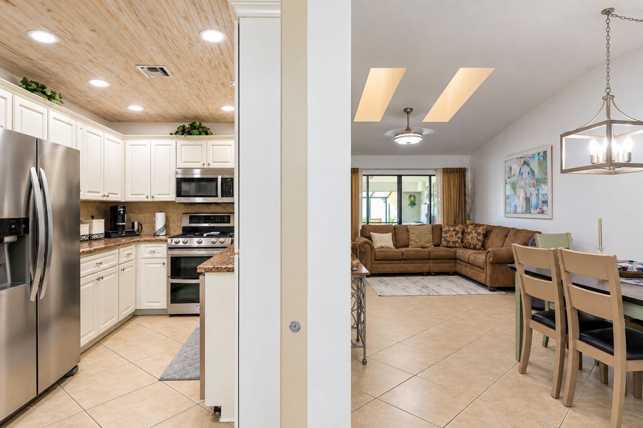 4550 Biddeford Avenue, Unit 38, West Palm Beach, FL 33417 Photo