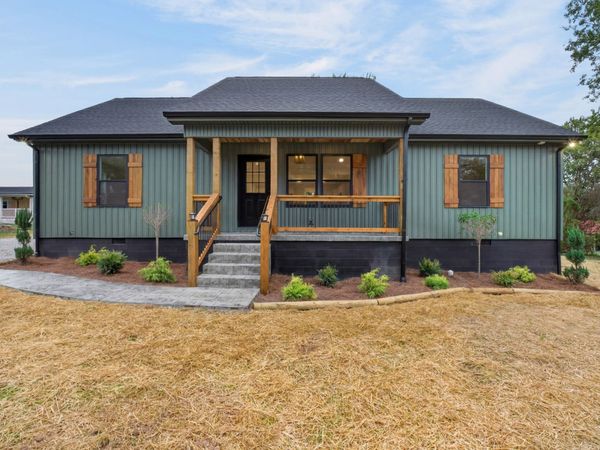 614 W End Ave , McMinnville, TN 37110