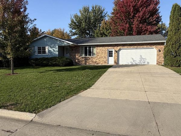 1200 NE 4 Street, Independence, IA 50644