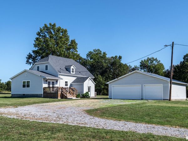 16262 Midcontinental Road, Johnston City, IL 62951