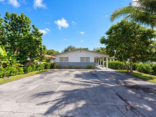 904 NE 10TH Avenue, Pompano Beach, FL 33060