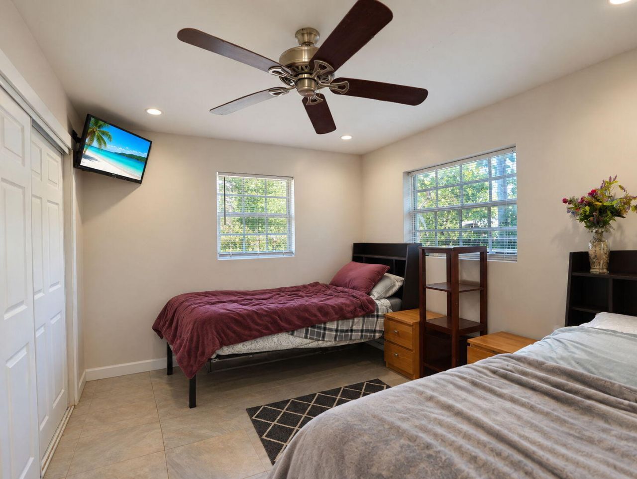 904 NE 10th Avenue, Pompano Beach, FL 33060 Photo