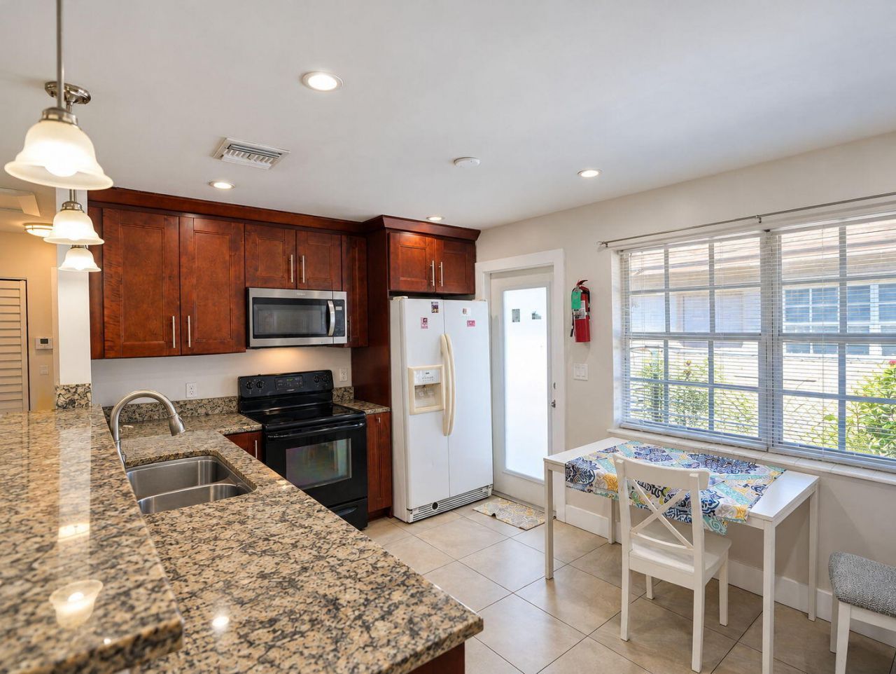 904 NE 10th Avenue, Pompano Beach, FL 33060 Photo