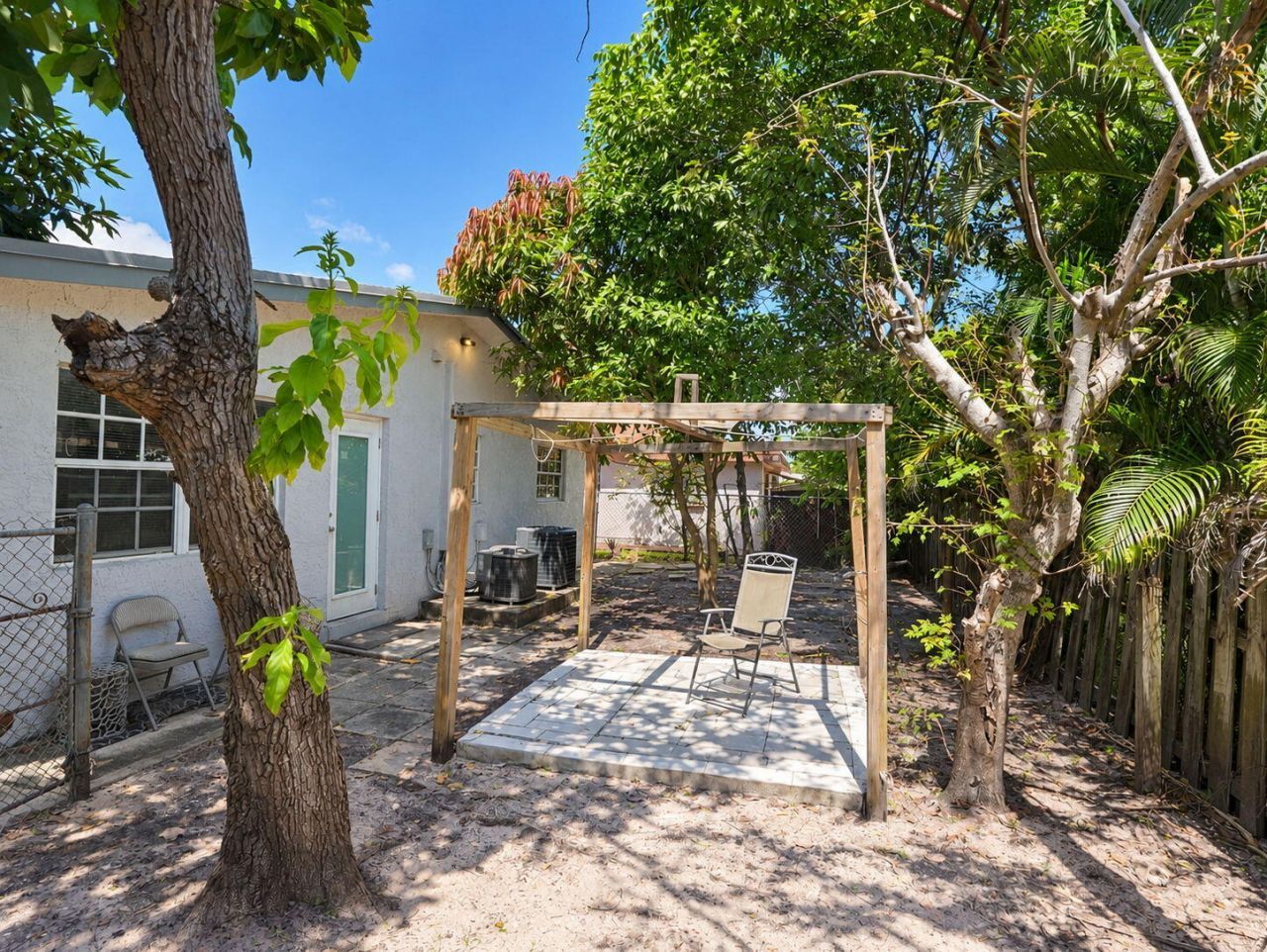 904 NE 10th Avenue, Pompano Beach, FL 33060 Photo