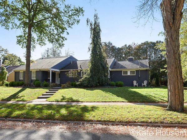 2121 East Shiawassee Drive SE, Grand Rapids, MI 49506