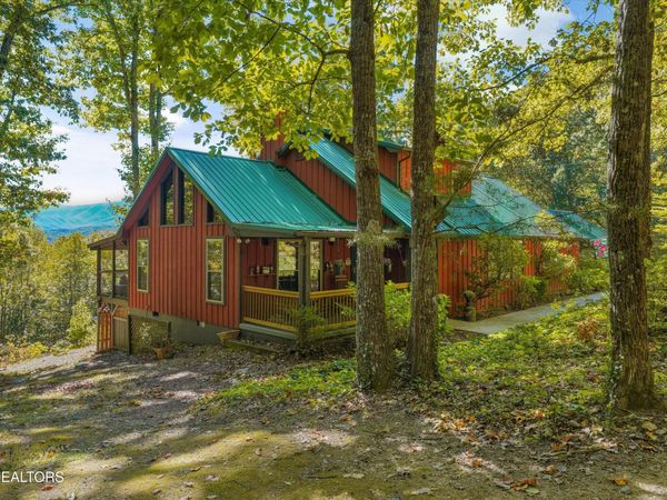 2848 Mountain Blvd, Sevierville, TN 37876