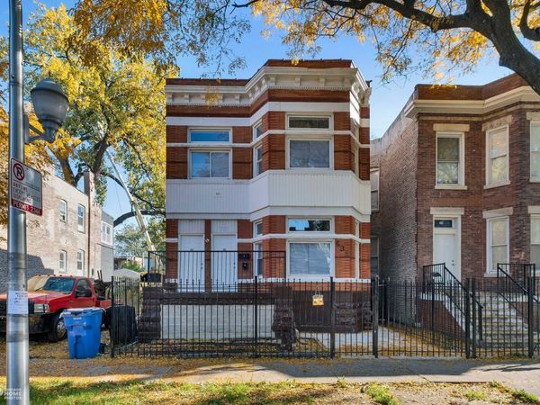 631 N Monticello Avenue, Chicago, IL 60624