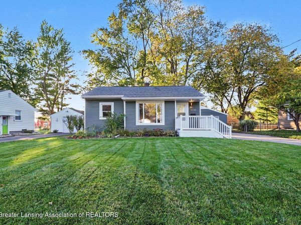 1120 Tulip Street, Grand Ledge, MI 48837