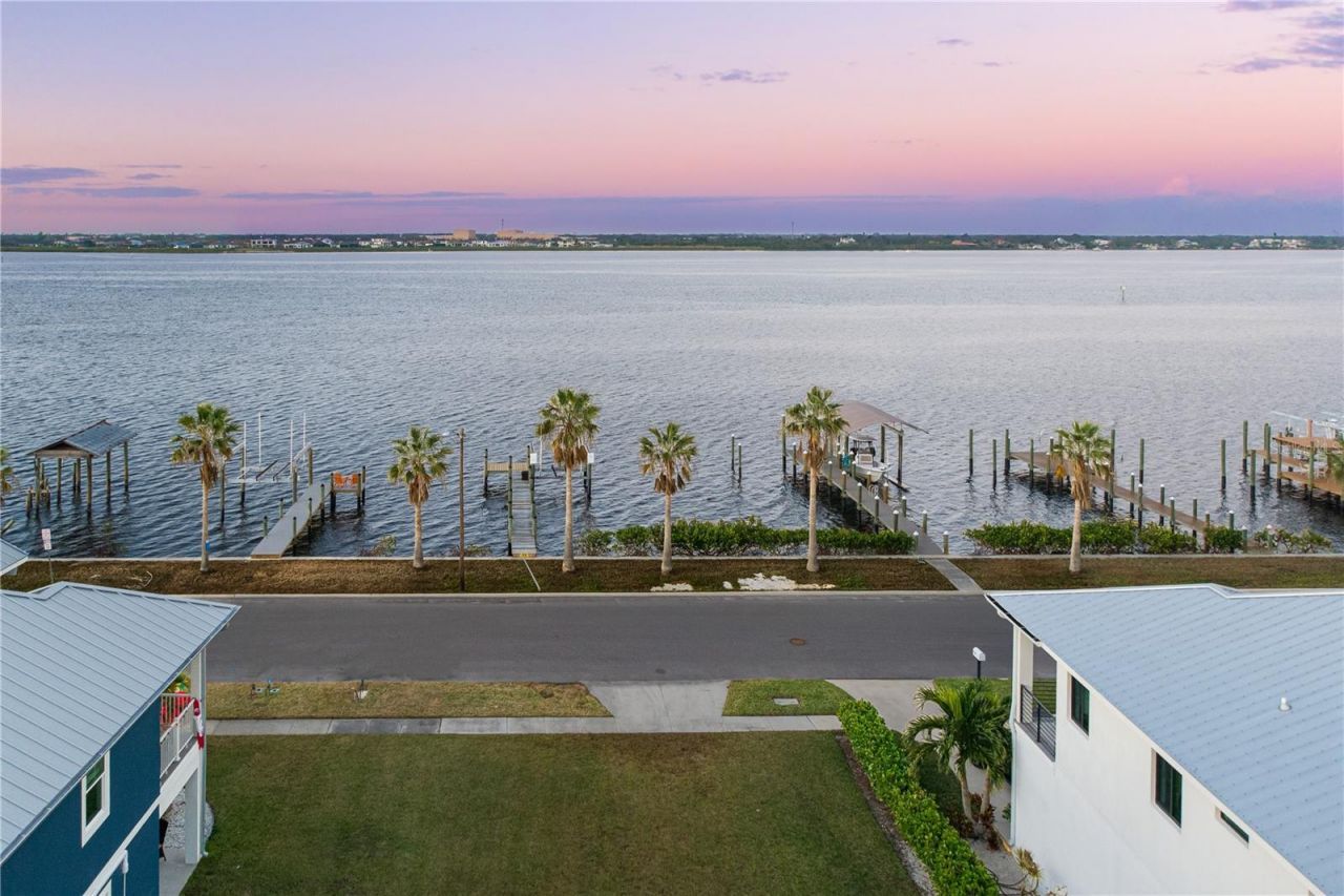 1910 Riverside Drive E, Bradenton, FL 34208 Photo
