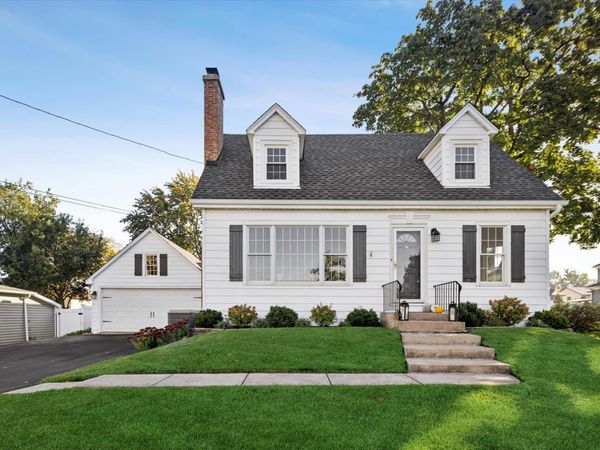 1121 S Villa Avenue, Villa Park, IL 60181