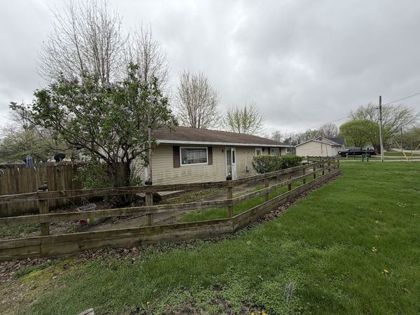 103 W Bacon Street , Amboy, IL 61310
