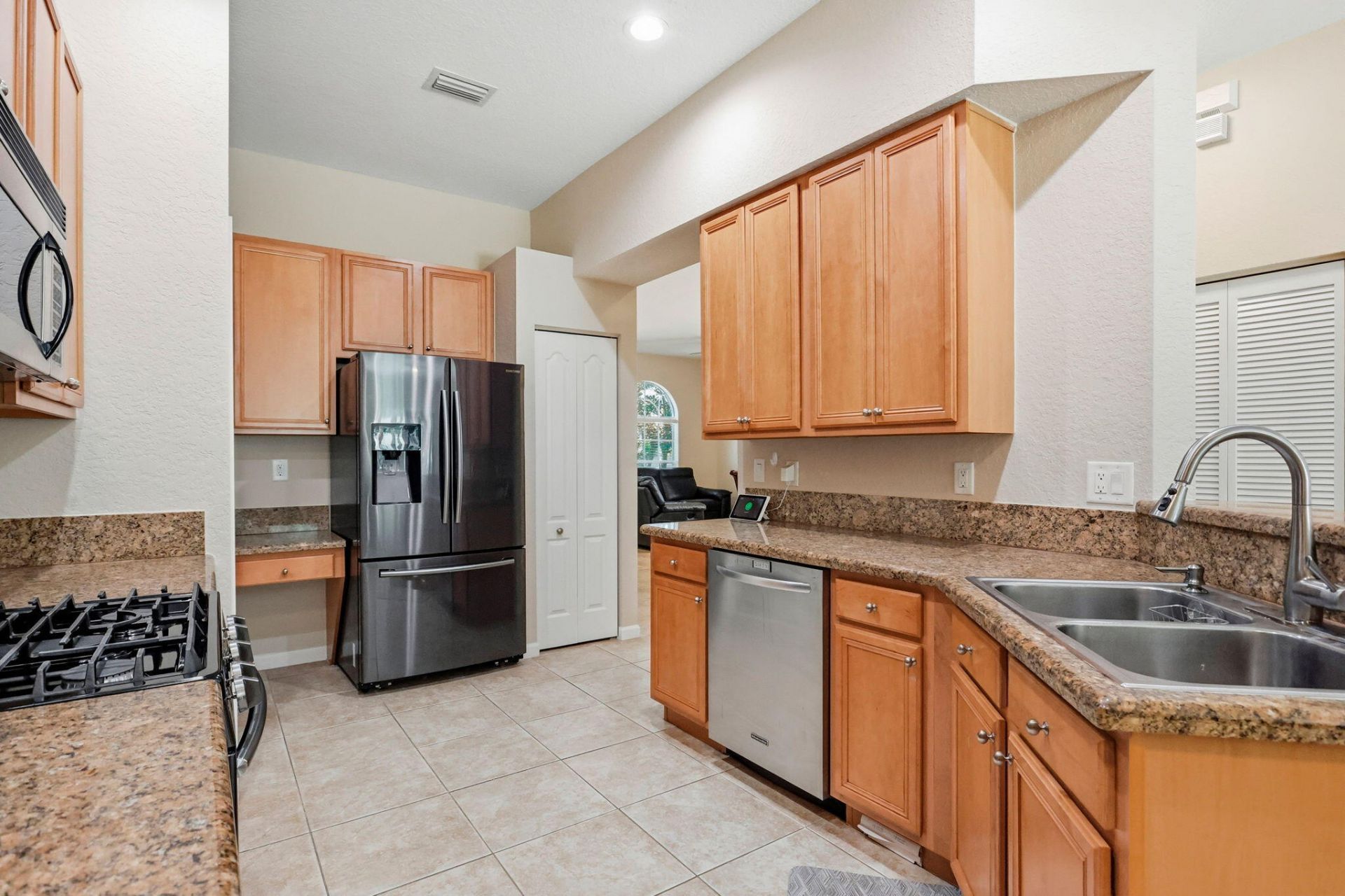 375 Berenger Walk, Royal Palm Beach, FL 33414 Photo
