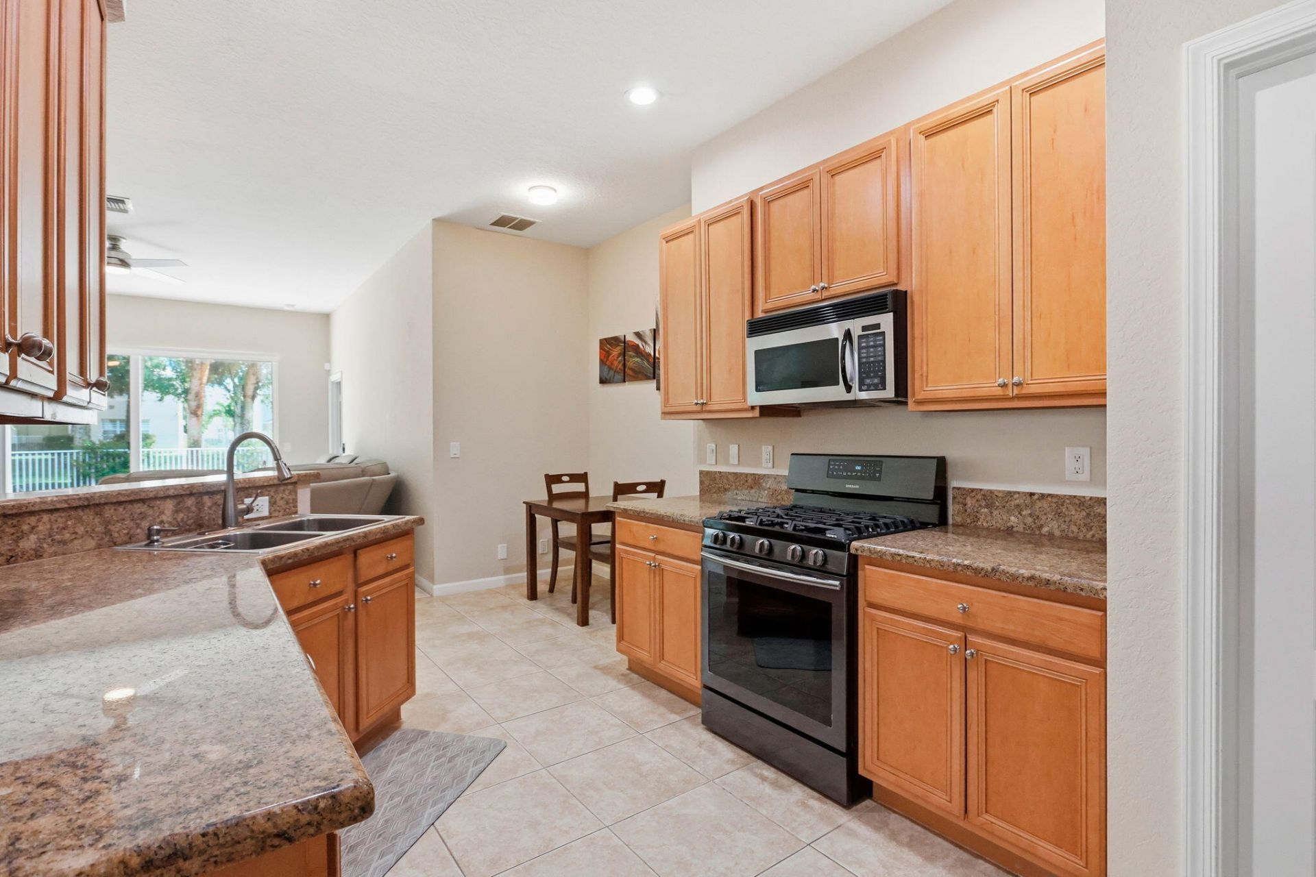 375 Berenger Walk, Royal Palm Beach, FL 33414 Photo