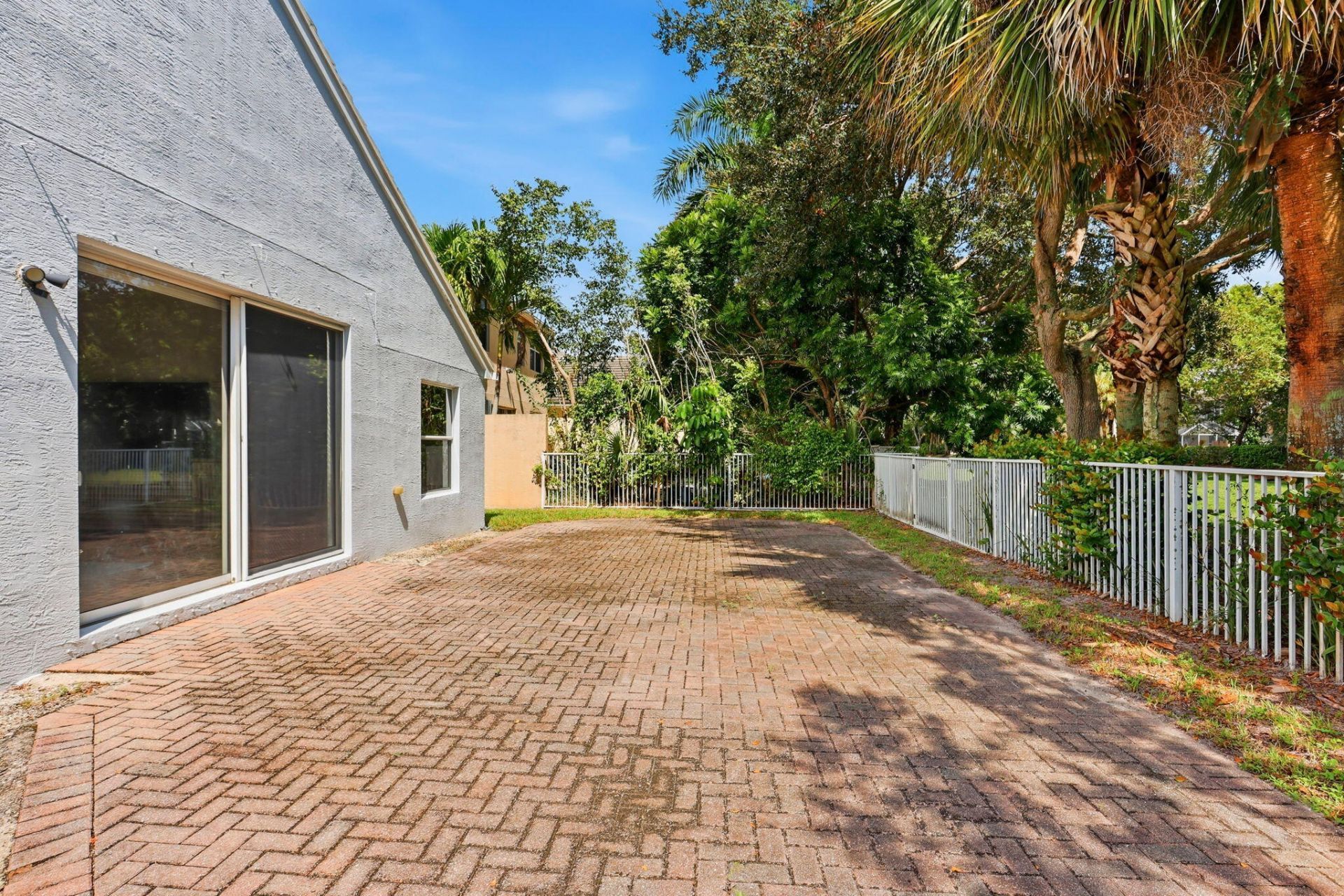 375 Berenger Walk, Royal Palm Beach, FL 33414 Photo