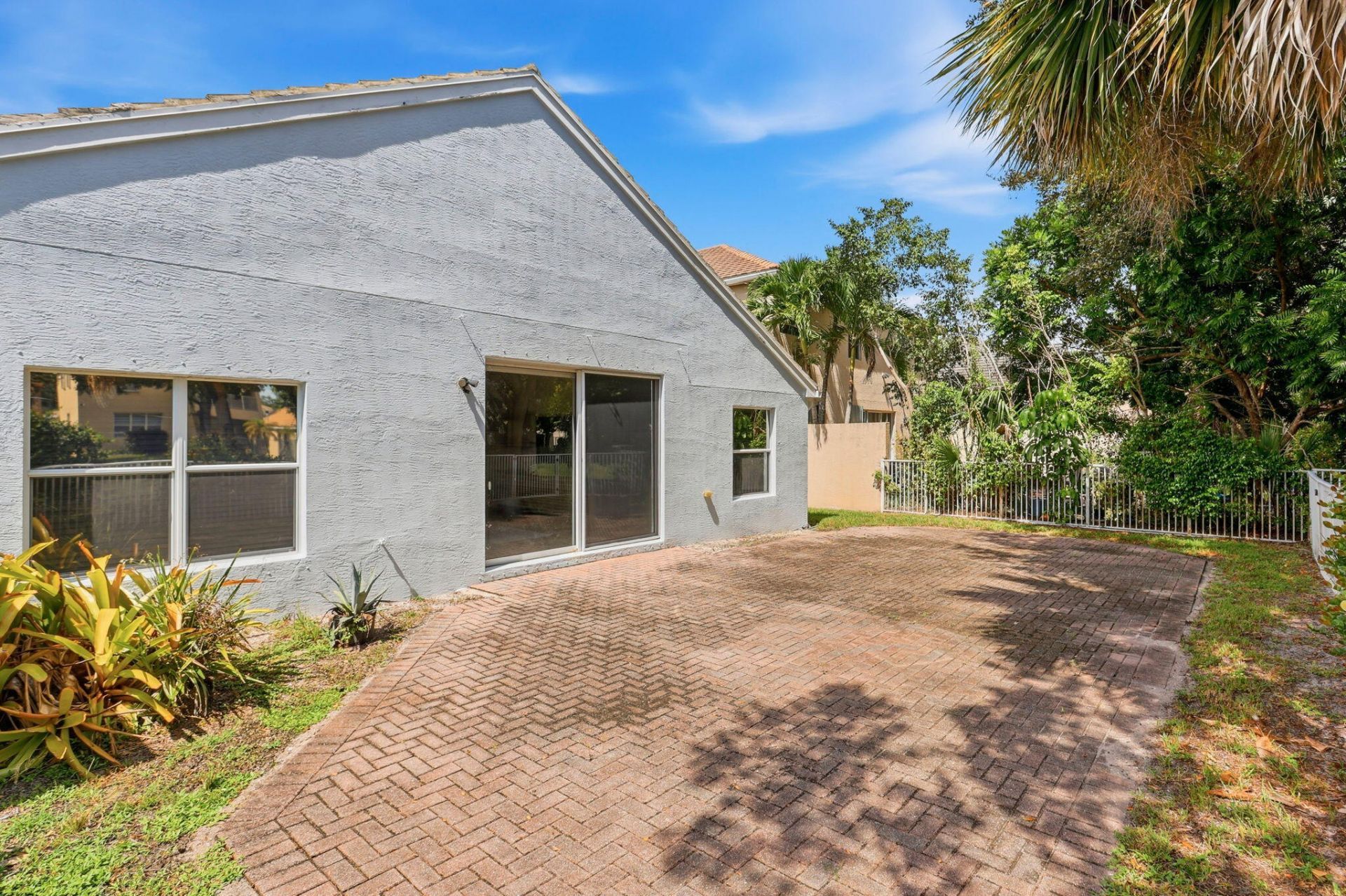 375 Berenger Walk, Royal Palm Beach, FL 33414 Photo
