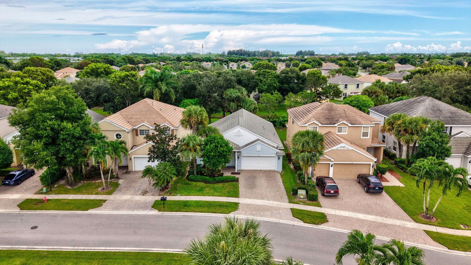 375 Berenger Walk, Royal Palm Beach, FL 33414 Photo