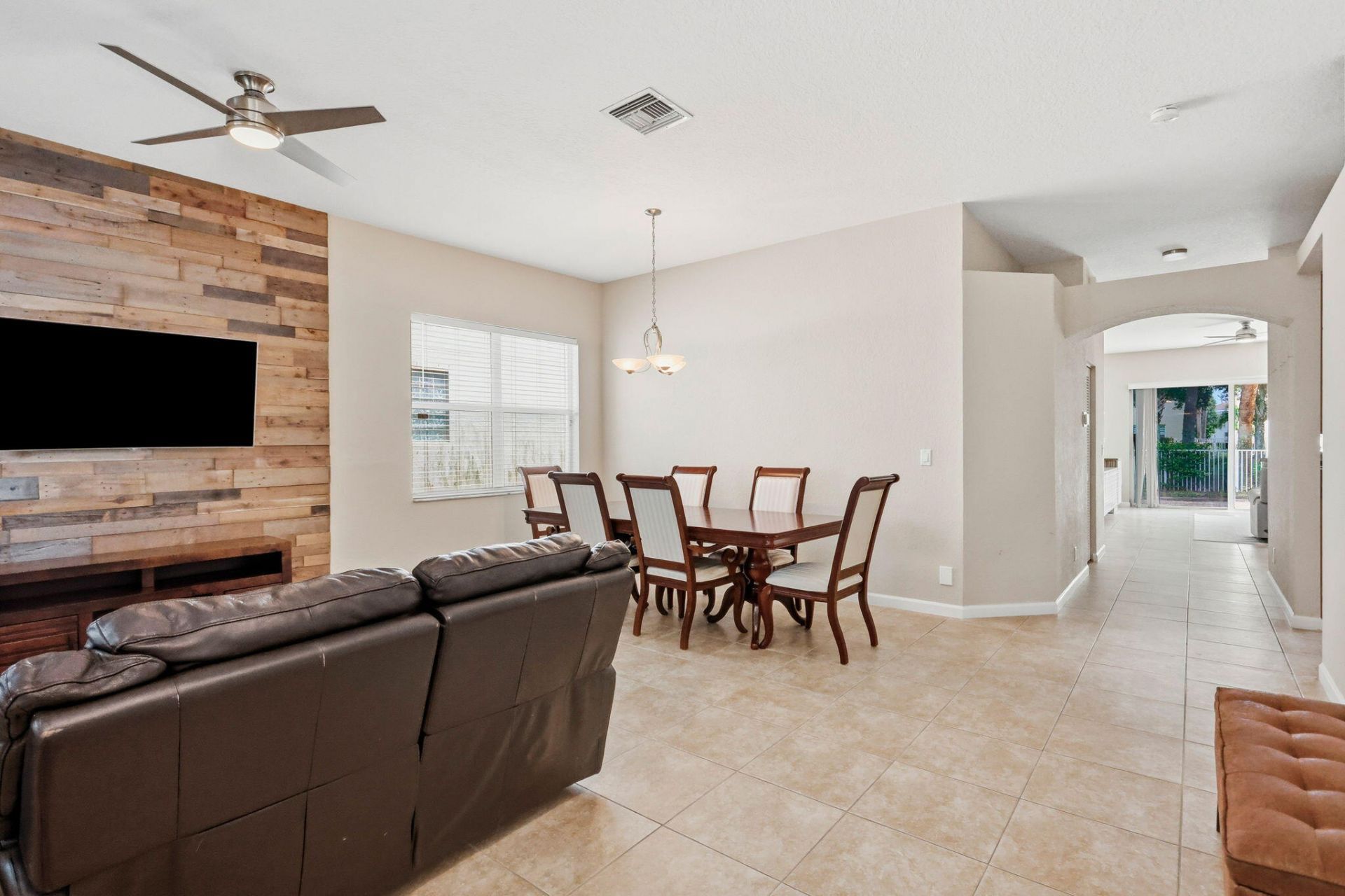 375 Berenger Walk, Royal Palm Beach, FL 33414 Photo