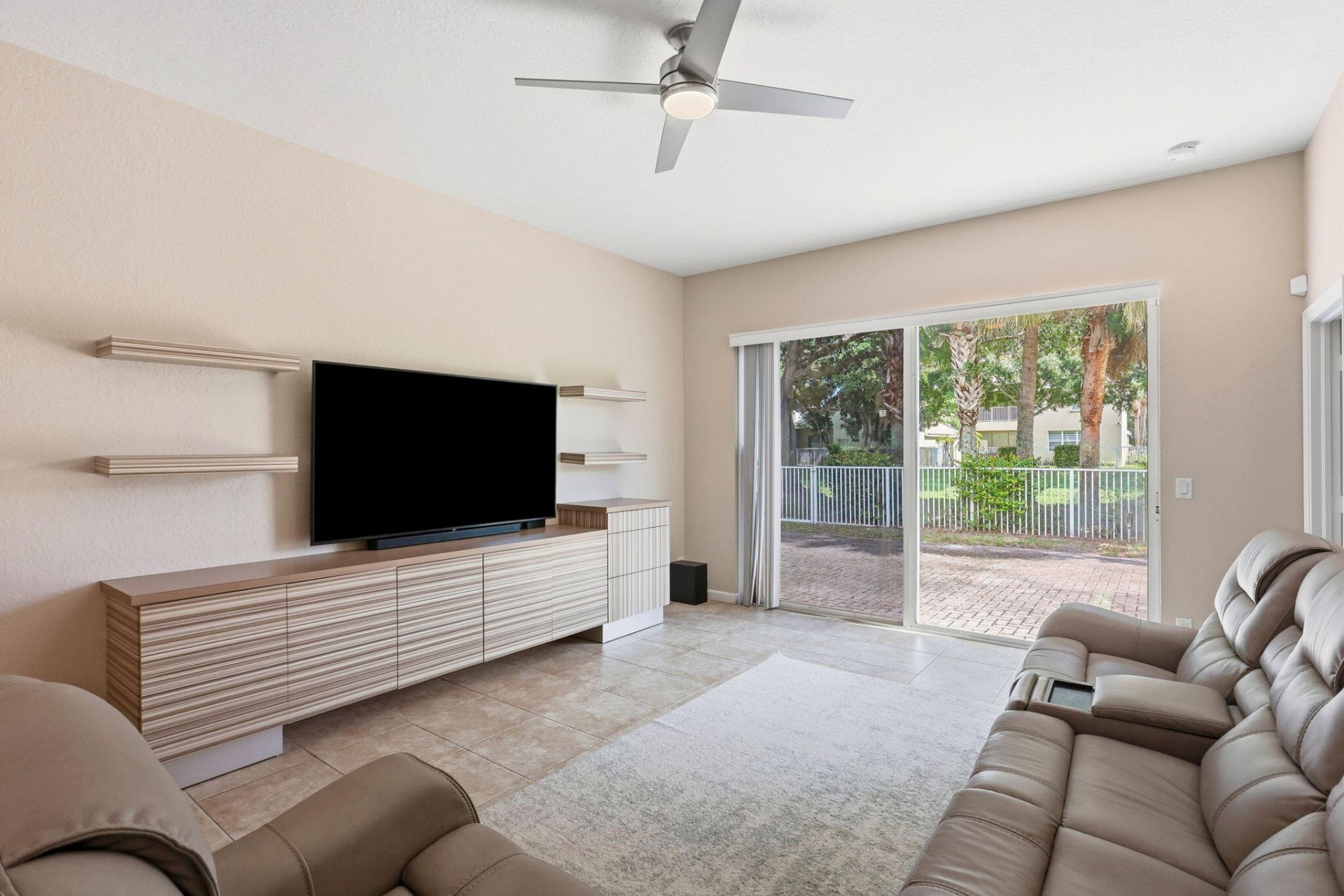 375 Berenger Walk, Royal Palm Beach, FL 33414 Photo