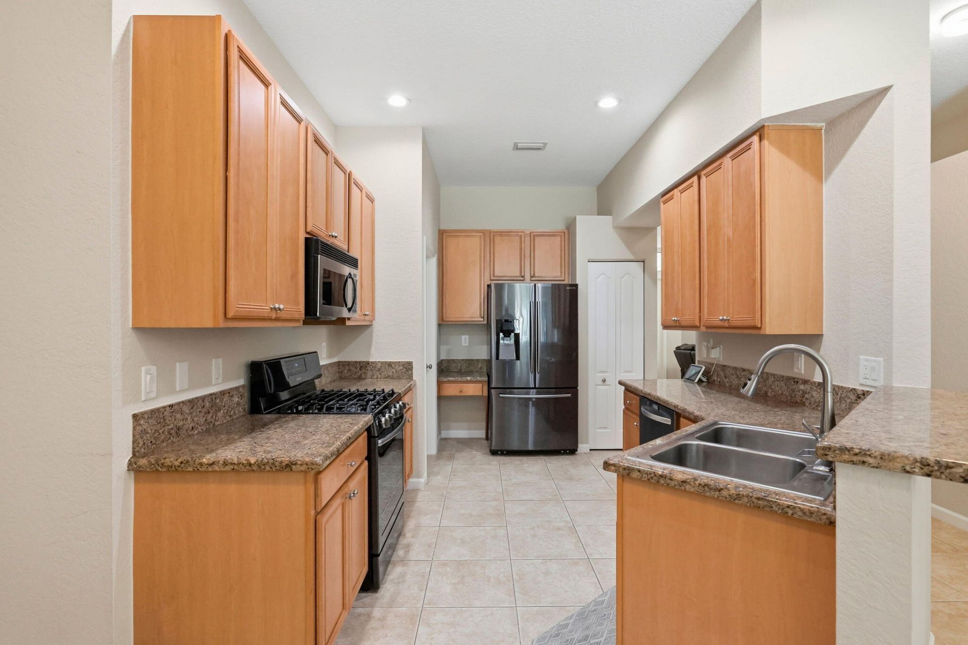 375 Berenger Walk, Royal Palm Beach, FL 33414 Photo