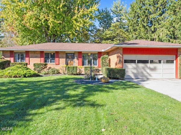 213 Meadowbrook Drive, Bellefontaine, OH 43311